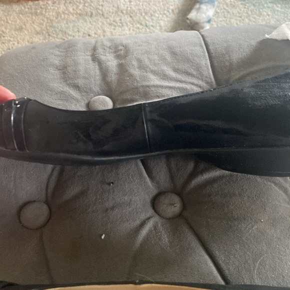 Naturalizer patent leather black flats with silver buckle - Picture 9 of 11